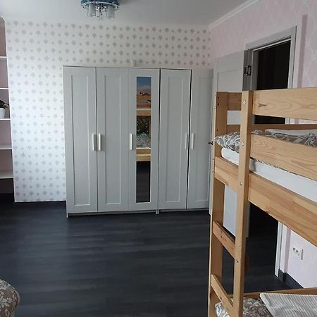 Appartement Avec Parking Gratuit Proche De Village De Marque Bourgoin-Jallieu Exterior foto