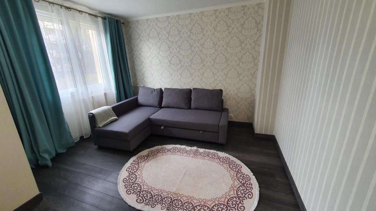 Appartement Avec Parking Gratuit Proche De Village De Marque Bourgoin-Jallieu Exterior foto